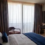 Hotel Abi's & Vlorë