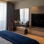 Abi's & 4* Vlorë