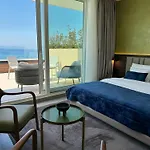 Abi's & Hotel 4*