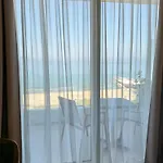 Abi's & Hotel