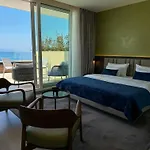 Abi's & Hotel 4*