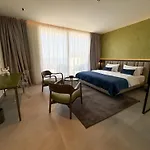 Abi's & Hotel Vlorë