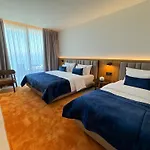 Hotel Abi's &