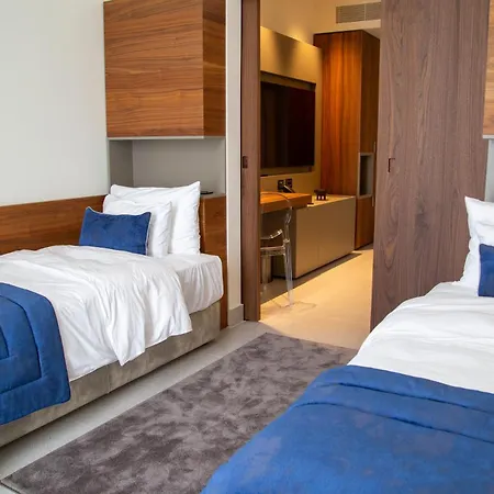 Hotel Abi's & 4*