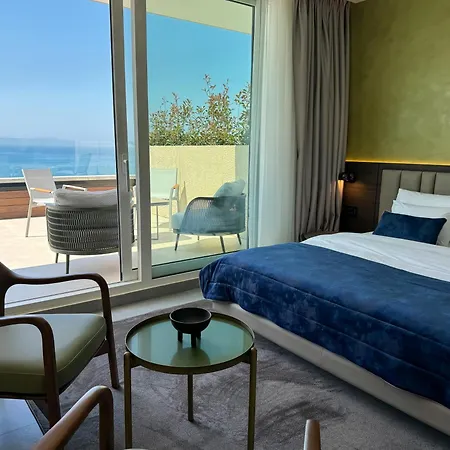 Abi's & Hotel 4*