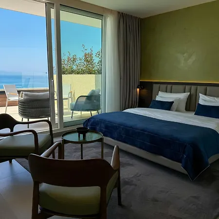 Abi's & Hotel 4*