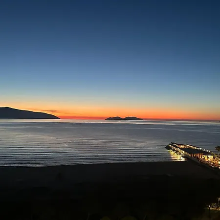 Abi's & 4* Vlorë