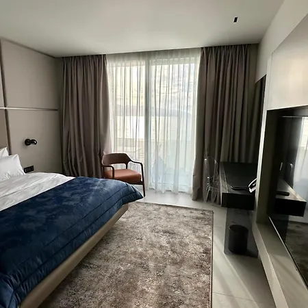 Abi's & Hotel