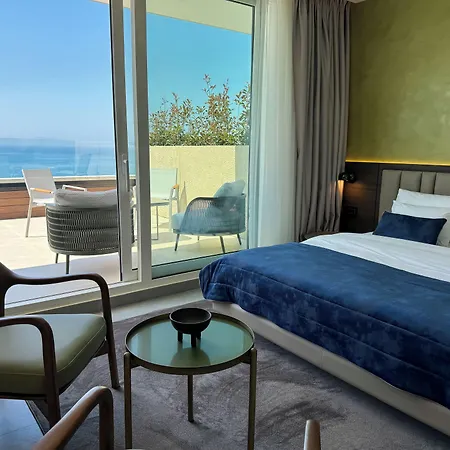 Abi's & Hotel 4*