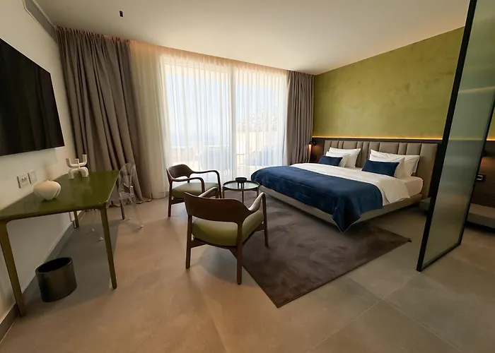 Abi's & Hotel Vlorë